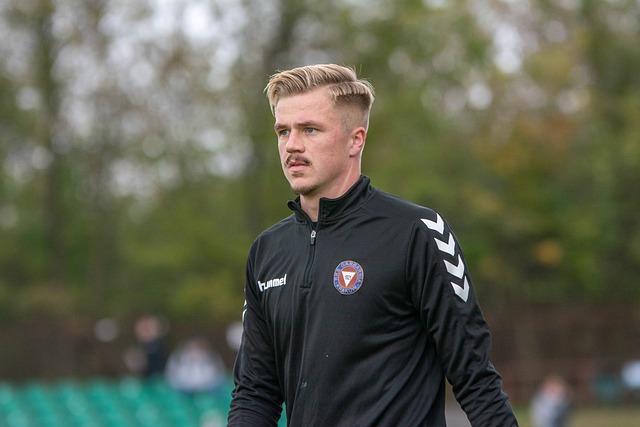 记者：德拉普肩部受伤，将缺席6至8周